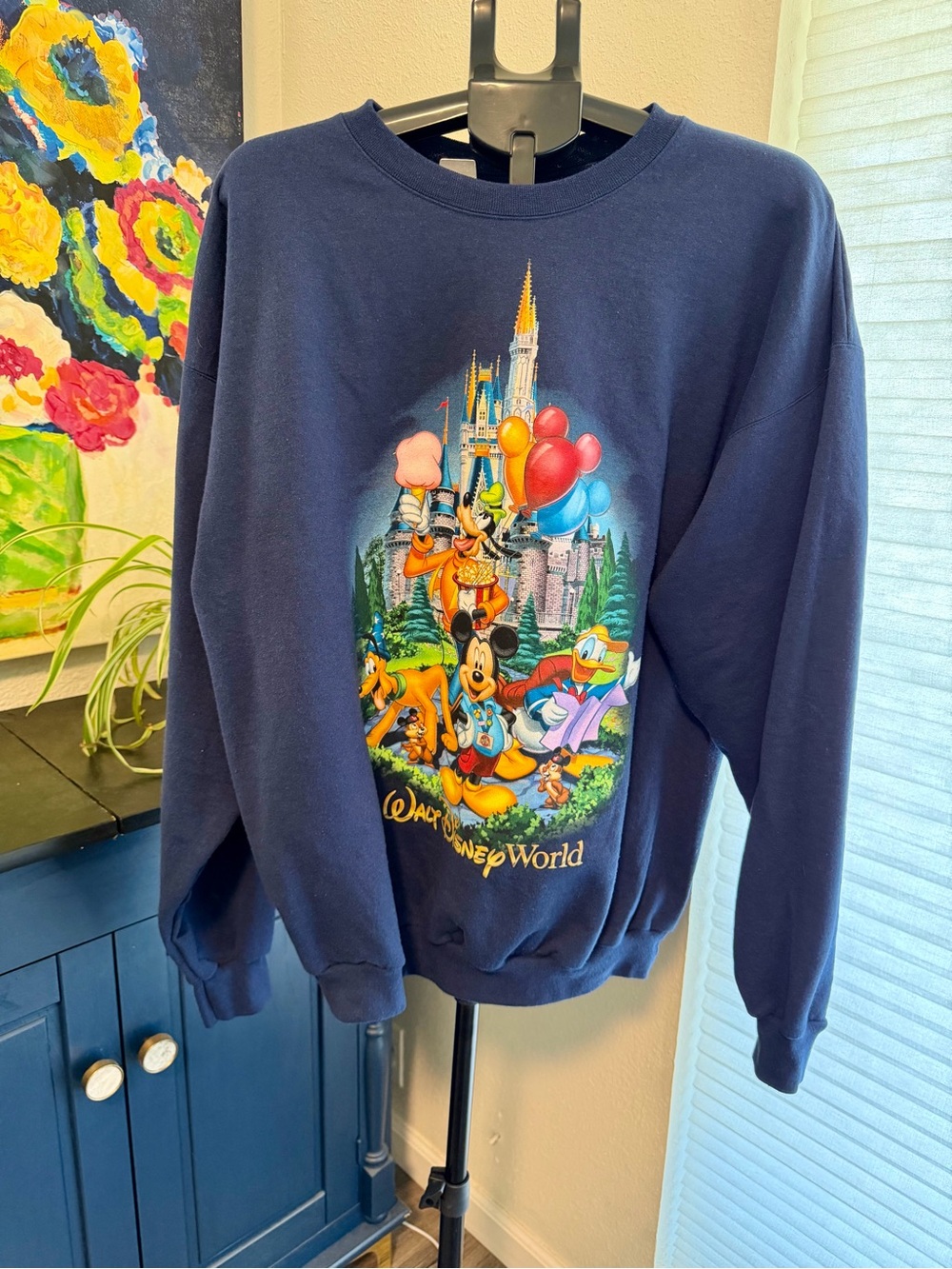 Vintage Walt Disney World Mickey & Friends Castle Crewneck Sweatshirt – XL